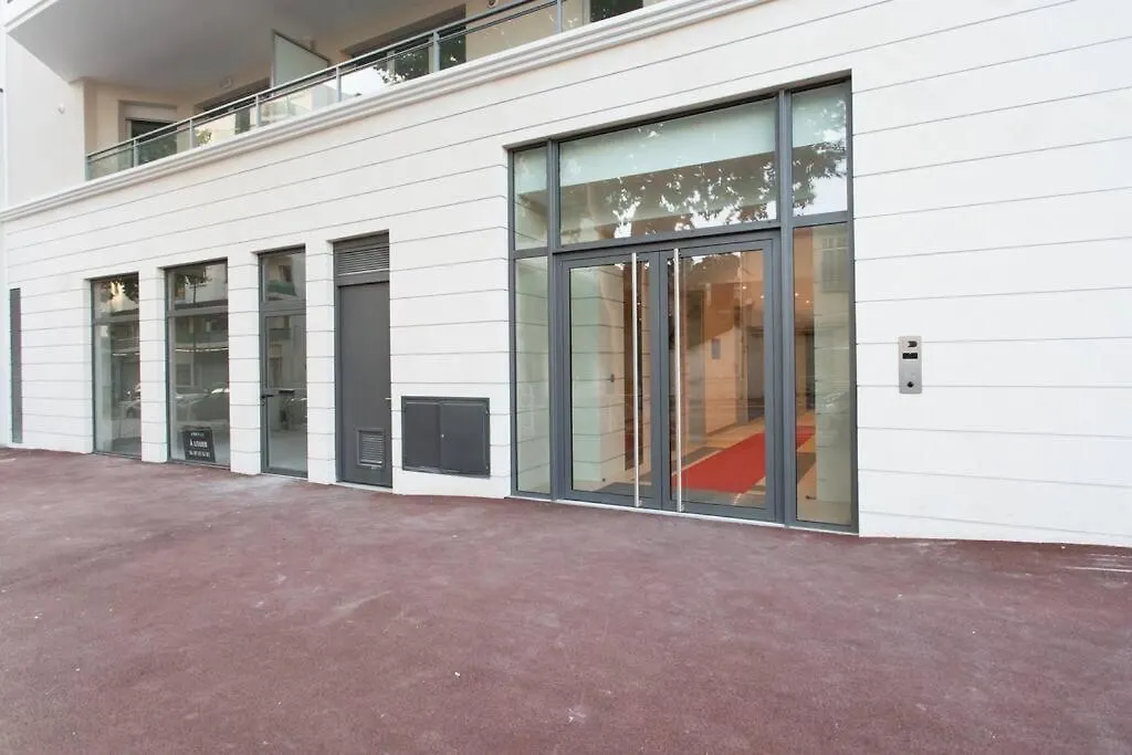 A12 - 1 Bdr Centre Train Station 5 Min Sea - Ac, Parking & Terrace Apartment Antibes France