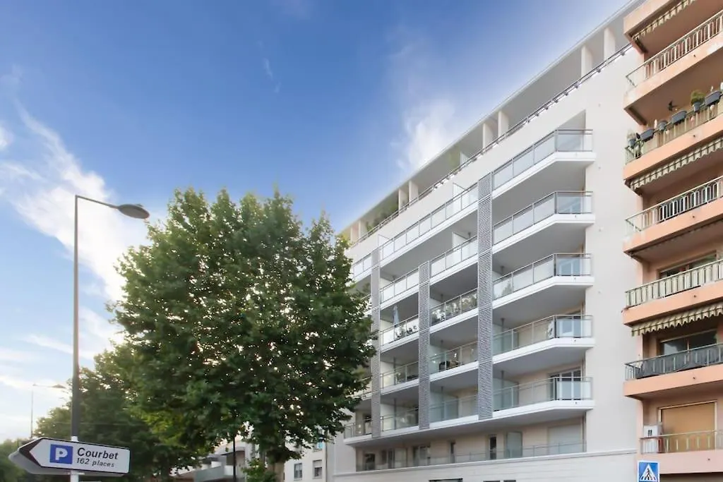 A12 - 1 Bdr Centre Train Station 5 Min Sea - Ac, Parking & Terrace Apartment Antibes France
